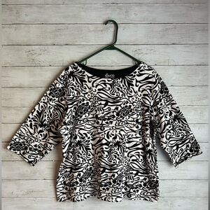 D&Co. Black and White 3/4 Sleeve Abstract Print Blouse